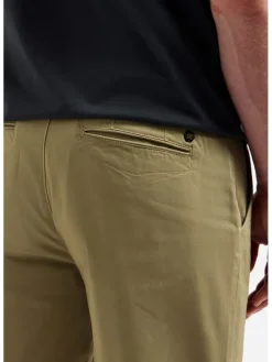 Short kaki