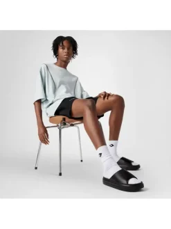 Slippers "Essential" zwart