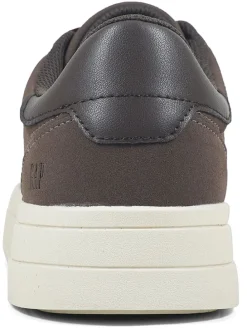 Sneakers bruin