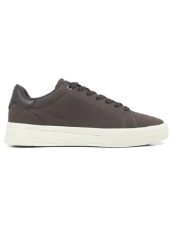 Sneakers bruin