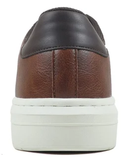 Sneakers bruin