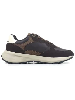 Sneakers bruin