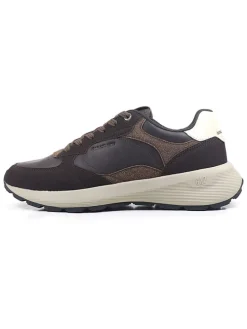 Sneakers bruin
